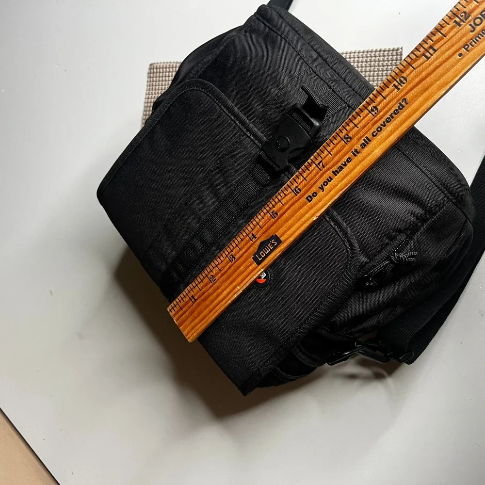 Lowepro Adventura 170 DSLR Camera Shoulder Bag Black Nylon Padded Case